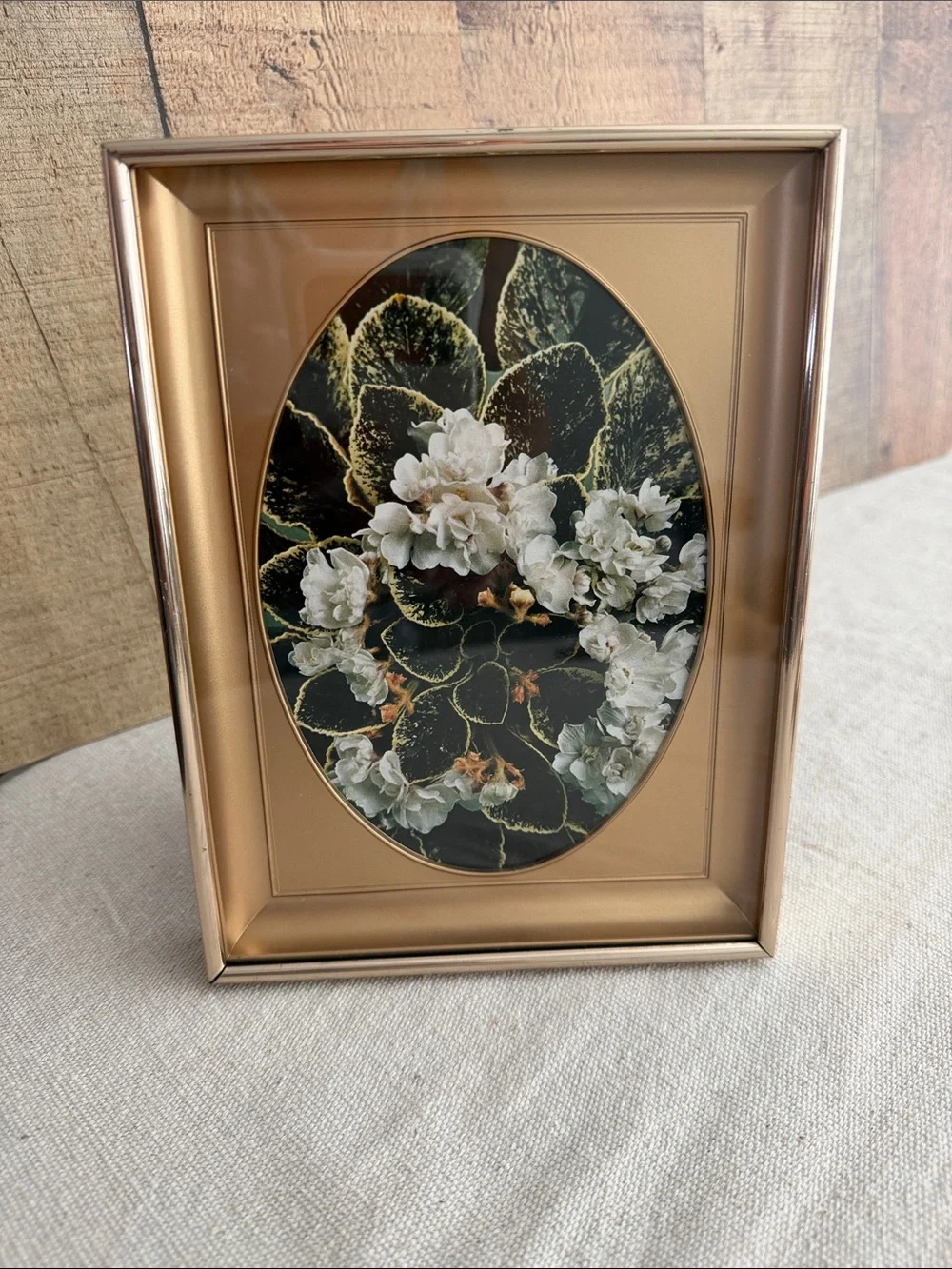 VTG Gold toned recessed oval 5x7 frame